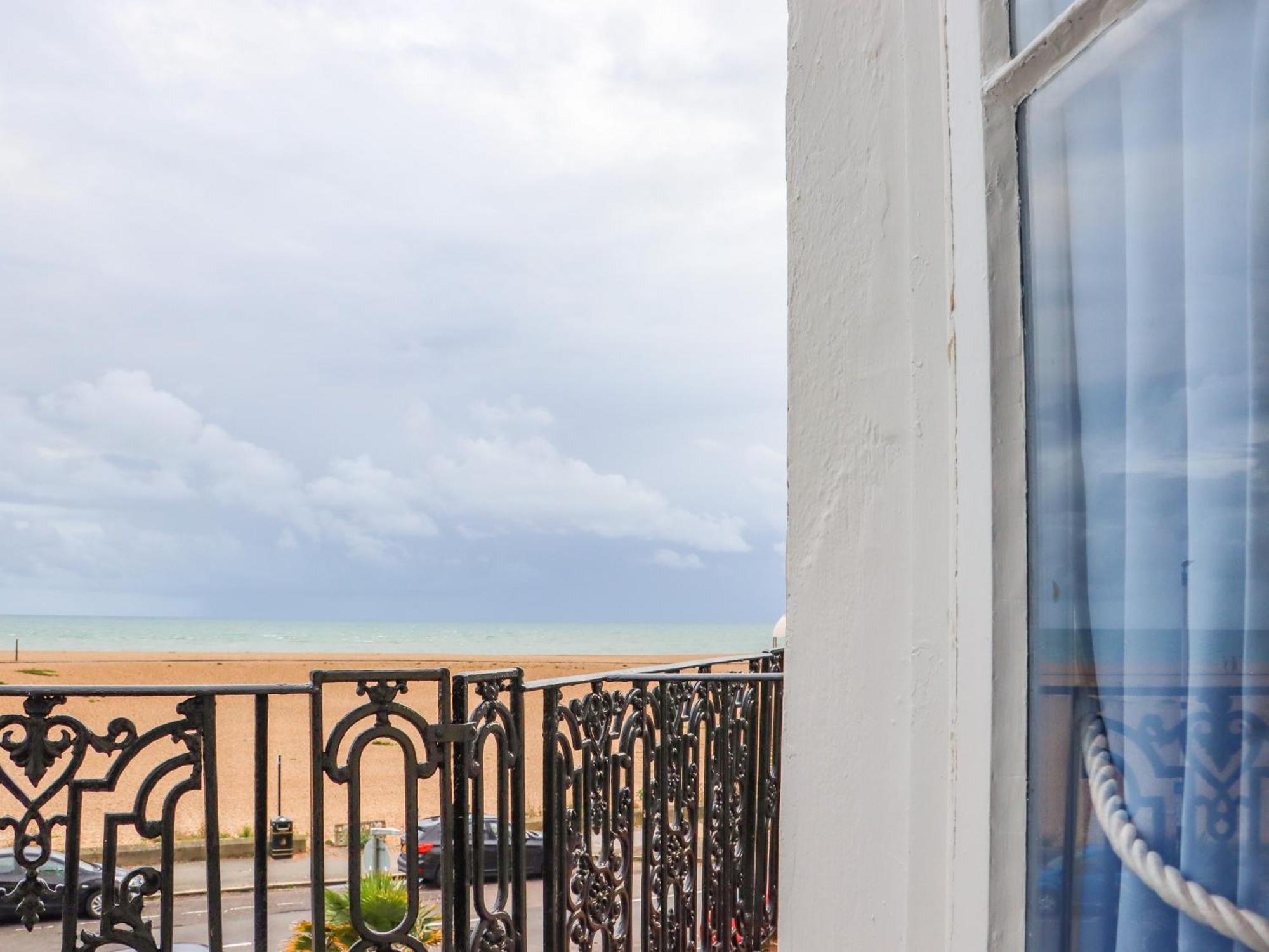 Apartamento The Old Spy Headquarters Folkestone Exterior foto